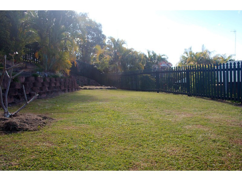 4 Culloden Court, Highland Park QLD 4211