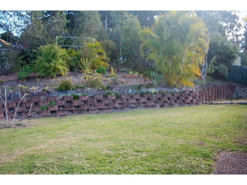 4 Culloden Court, Highland Park QLD 4211