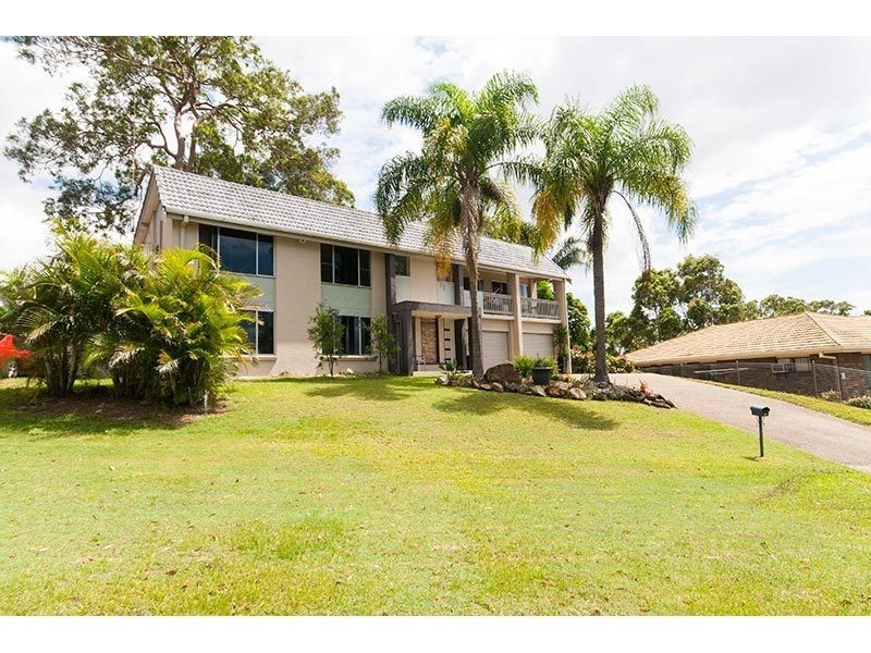 4 Harneil Place, Carrara QLD 4211