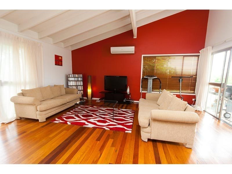 4 Harneil Place, Carrara QLD 4211