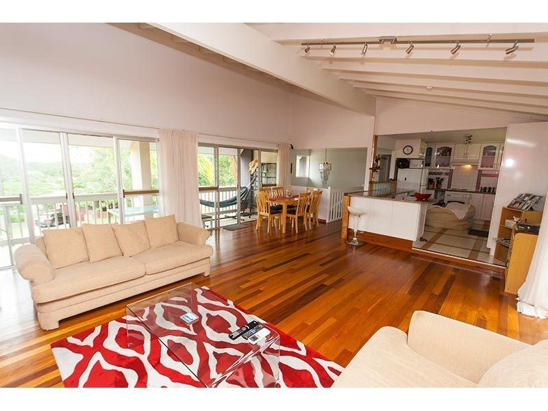 4 Harneil Place, Carrara QLD 4211