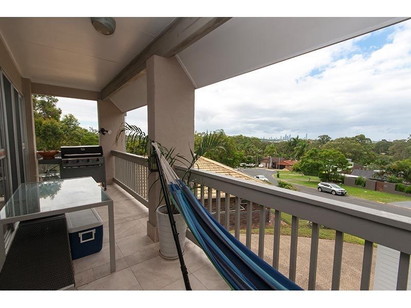 4 Harneil Place, Carrara QLD 4211