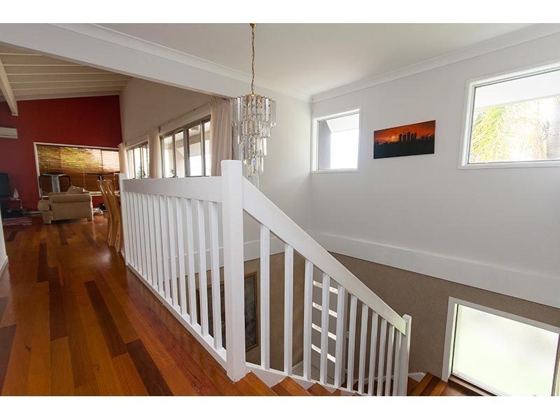 4 Harneil Place, Carrara QLD 4211