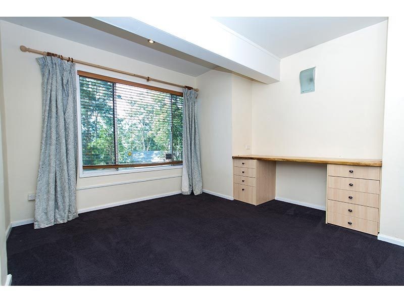 4 Harneil Place, Carrara QLD 4211