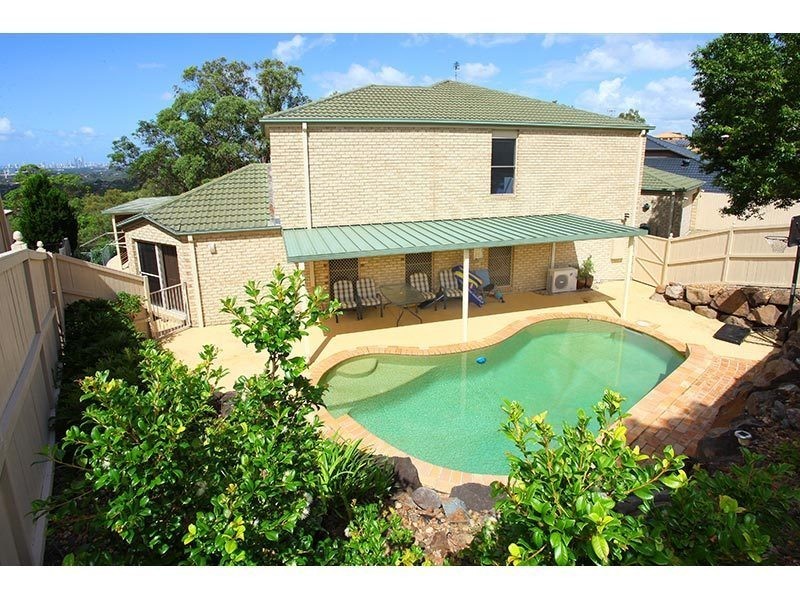 94 Armstrong Way, Highland Park QLD 4211