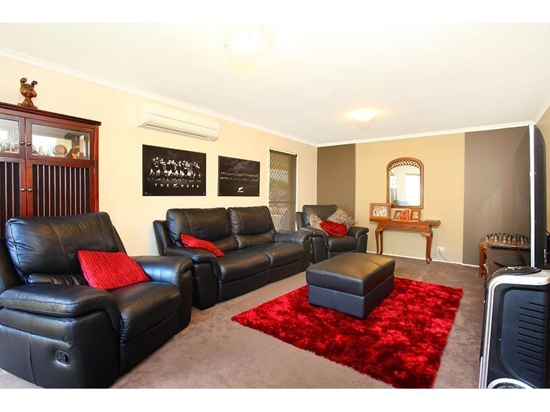 94 Armstrong Way, Highland Park QLD 4211