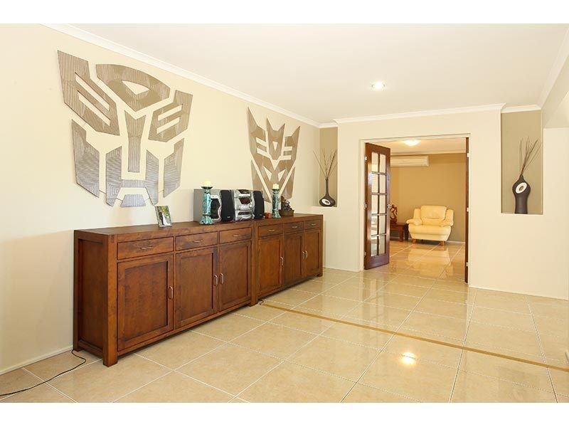 94 Armstrong Way, Highland Park QLD 4211
