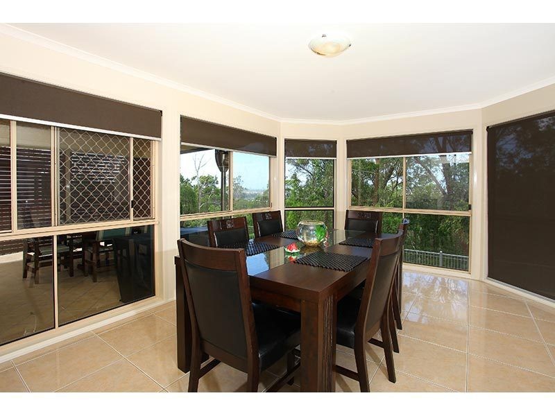 94 Armstrong Way, Highland Park QLD 4211
