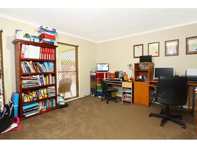 94 Armstrong Way, Highland Park QLD 4211
