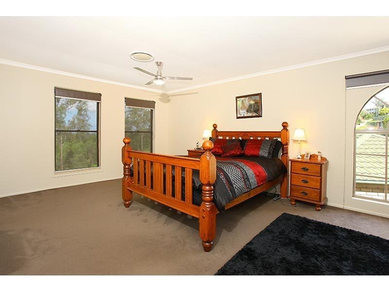 94 Armstrong Way, Highland Park QLD 4211