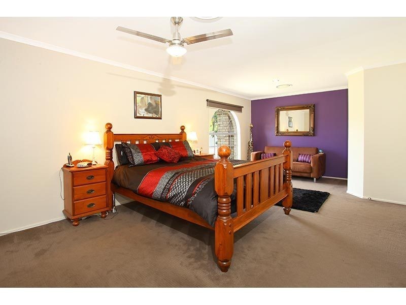 94 Armstrong Way, Highland Park QLD 4211