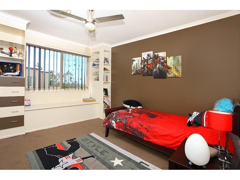 94 Armstrong Way, Highland Park QLD 4211
