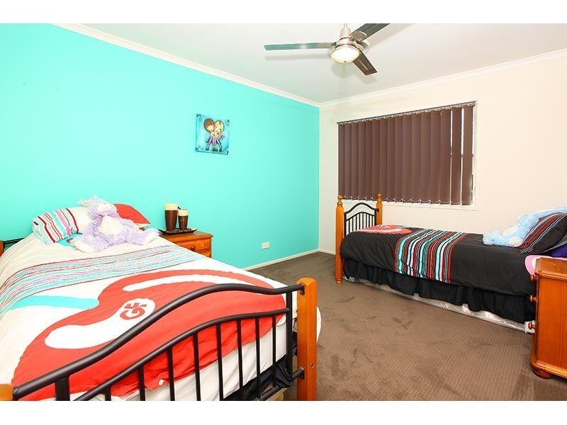 94 Armstrong Way, Highland Park QLD 4211