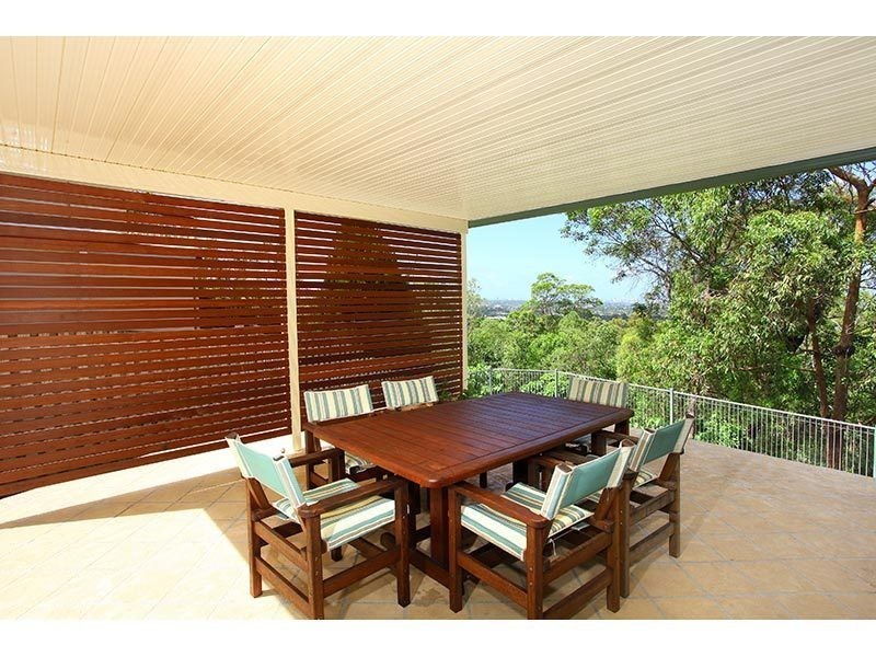 94 Armstrong Way, Highland Park QLD 4211