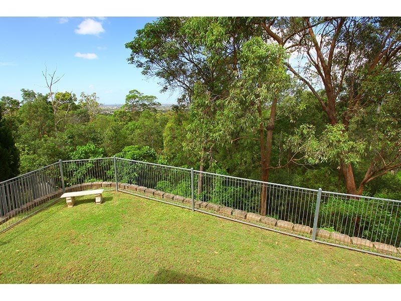 94 Armstrong Way, Highland Park QLD 4211