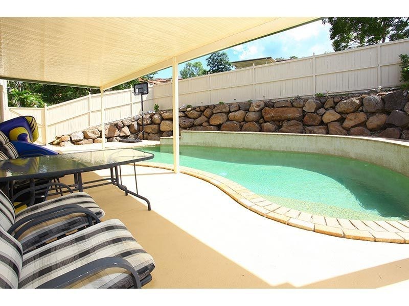 94 Armstrong Way, Highland Park QLD 4211