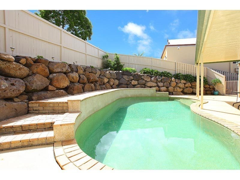 94 Armstrong Way, Highland Park QLD 4211