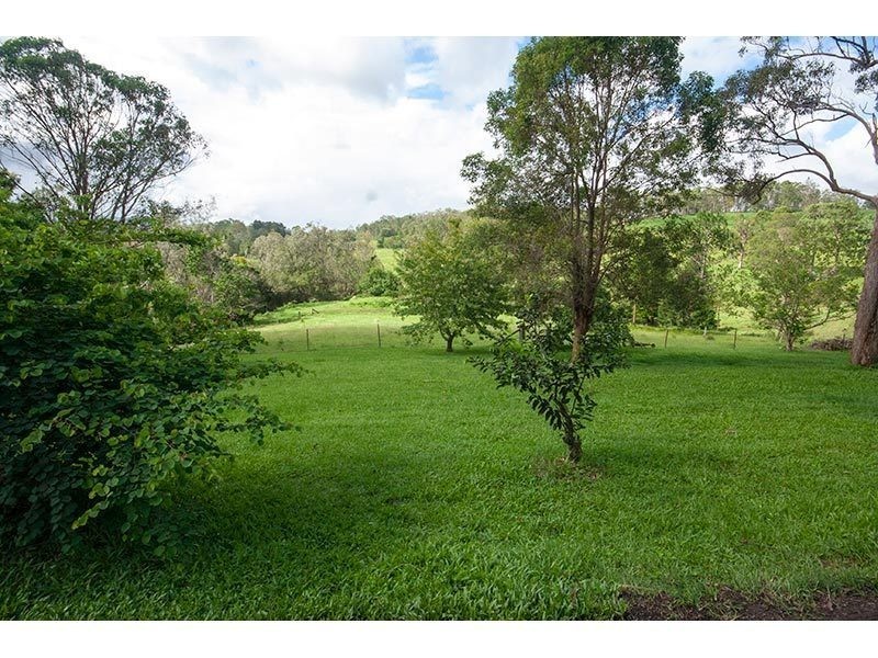 33 Darwalla Road, Mount Nathan QLD 4211