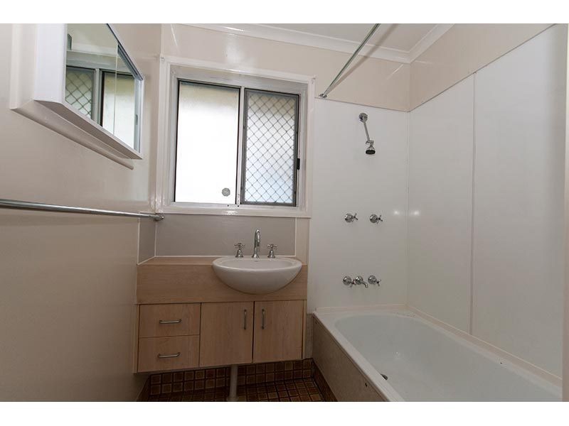 37 Bloodwood Crescent, Molendinar QLD 4214