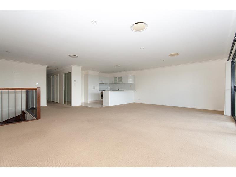 25/2 Ridgeline Way, Highland Park QLD 4211