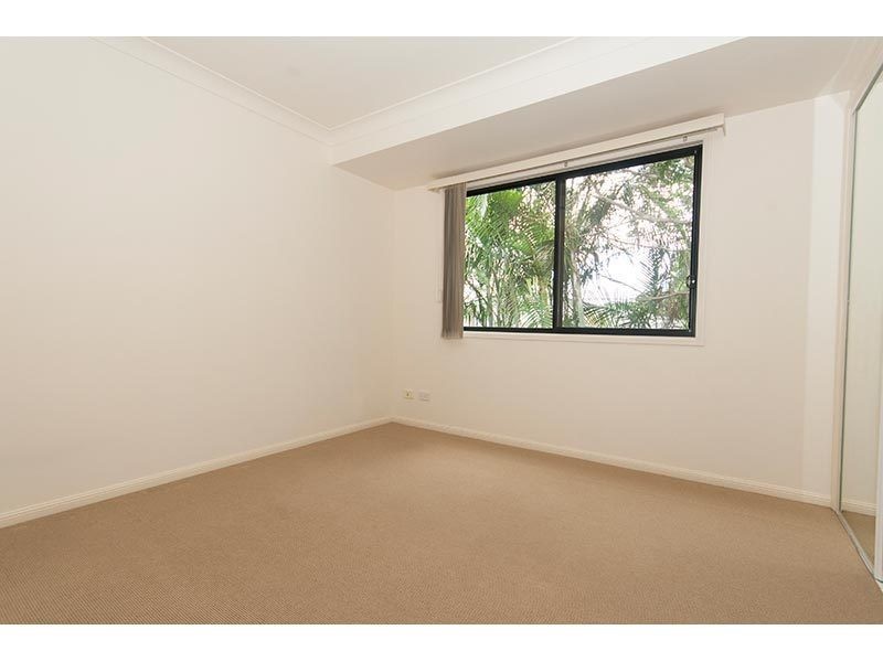 25/2 Ridgeline Way, Highland Park QLD 4211