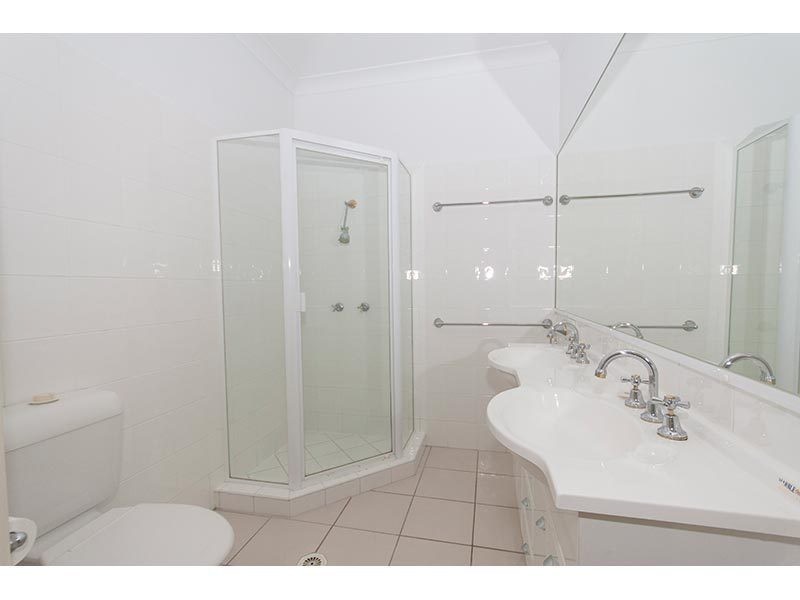 25/2 Ridgeline Way, Highland Park QLD 4211