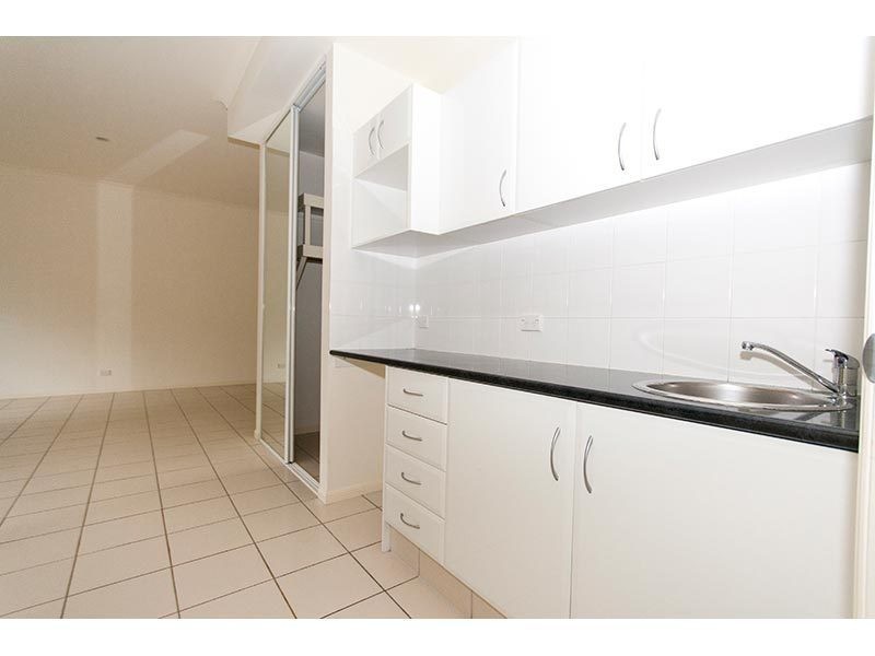 25/2 Ridgeline Way, Highland Park QLD 4211