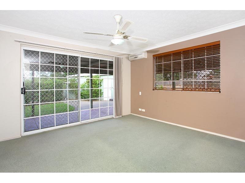 11 Lakeview Drive, Carrara QLD 4211