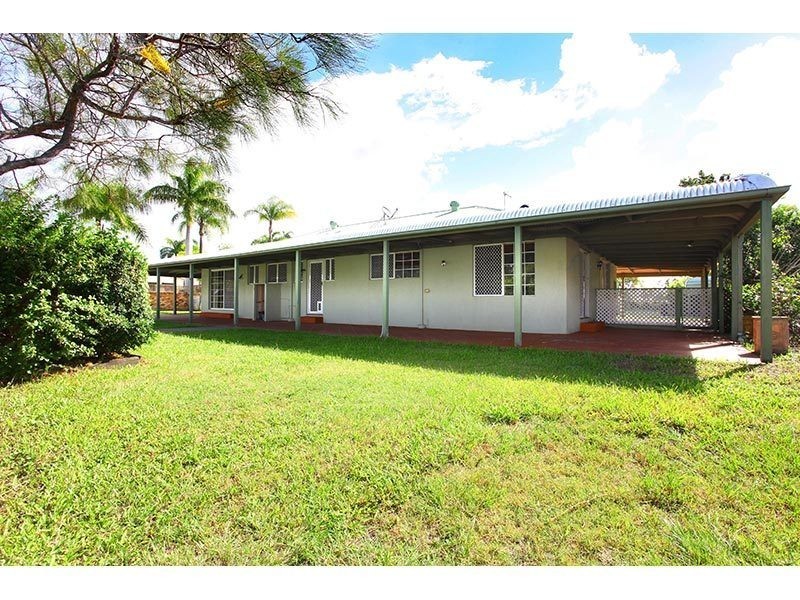 11 Lakeview Drive, Carrara QLD 4211