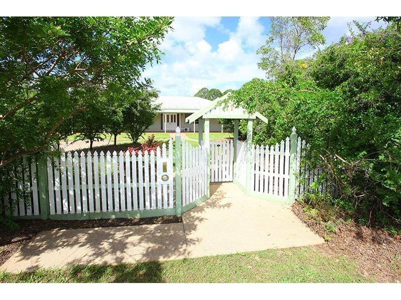 11 Lakeview Drive, Carrara QLD 4211
