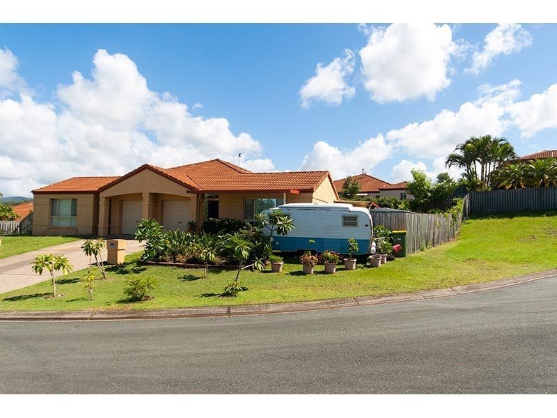 2/4 Soldierbird Place, Carrara QLD 4211