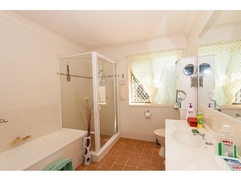 2/4 Soldierbird Place, Carrara QLD 4211