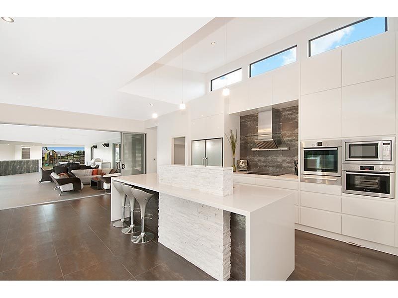 28 Lagoon Park Drive, Maudsland QLD 4210