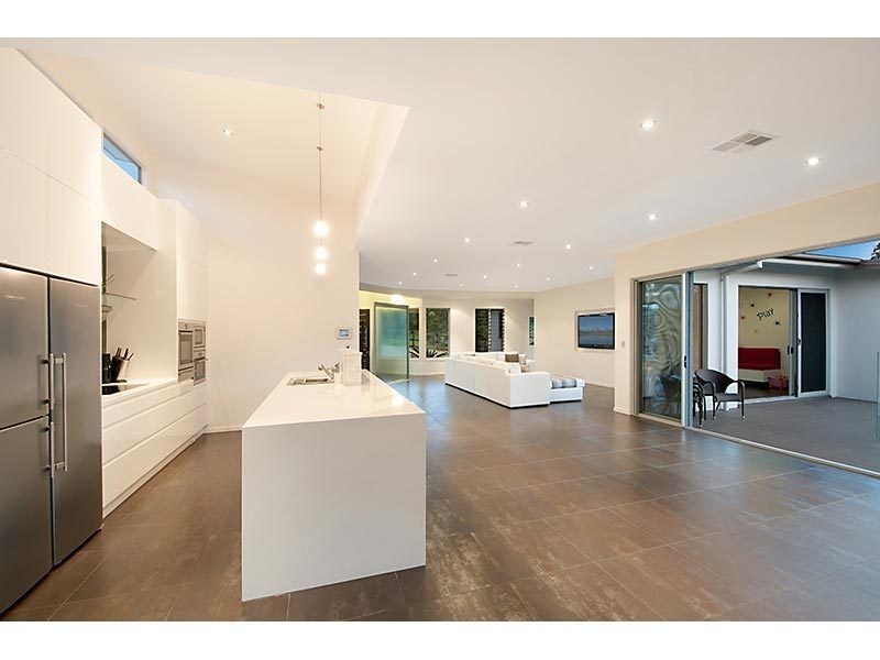 28 Lagoon Park Drive, Maudsland QLD 4210