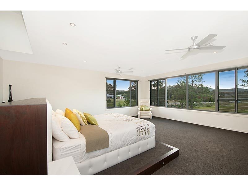 28 Lagoon Park Drive, Maudsland QLD 4210