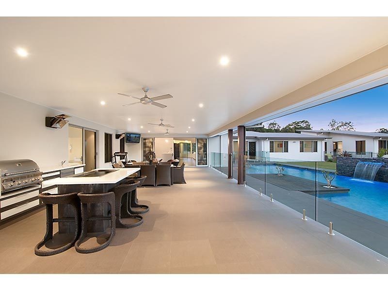 28 Lagoon Park Drive, Maudsland QLD 4210