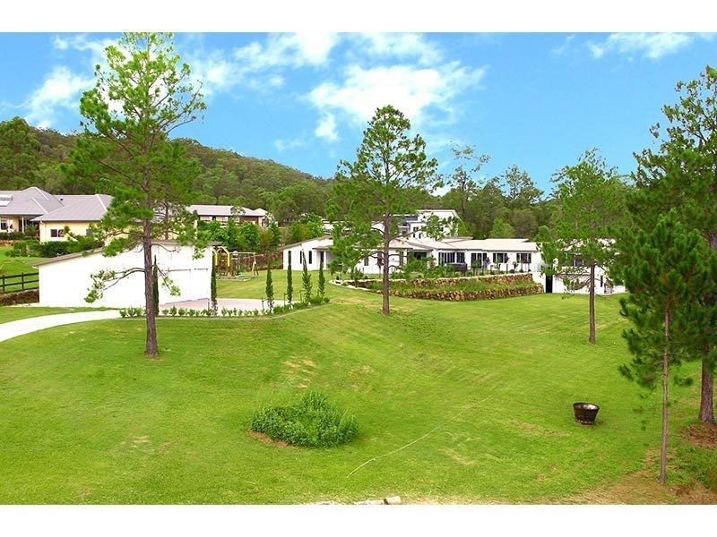 28 Lagoon Park Drive, Maudsland QLD 4210