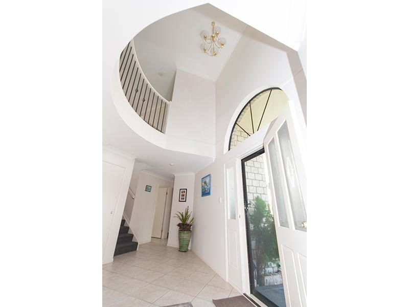 22 Govett Street, Pacific Pines QLD 4211