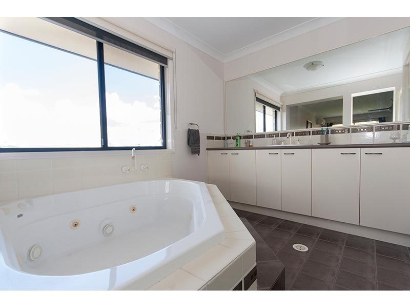 22 Govett Street, Pacific Pines QLD 4211