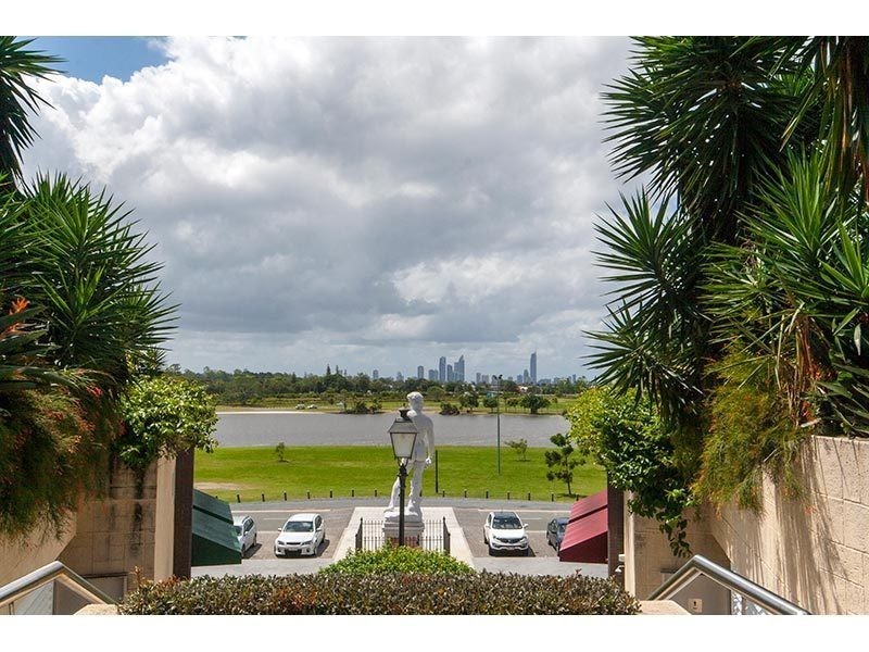 5/3208 Central Place, Carrara QLD 4211