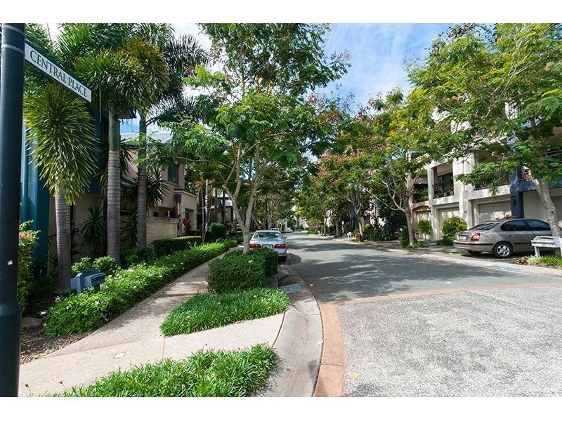 5/3208 Central Place, Carrara QLD 4211