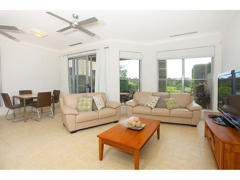 3067 Quay South Drive, Carrara QLD 4211