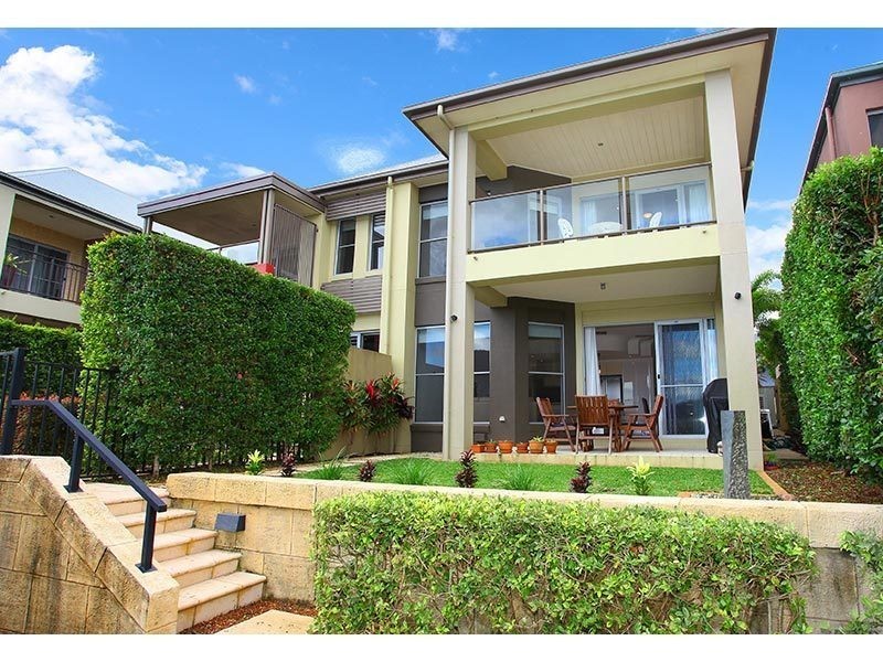 3067 Quay South Drive, Carrara QLD 4211