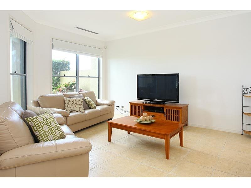 3067 Quay South Drive, Carrara QLD 4211
