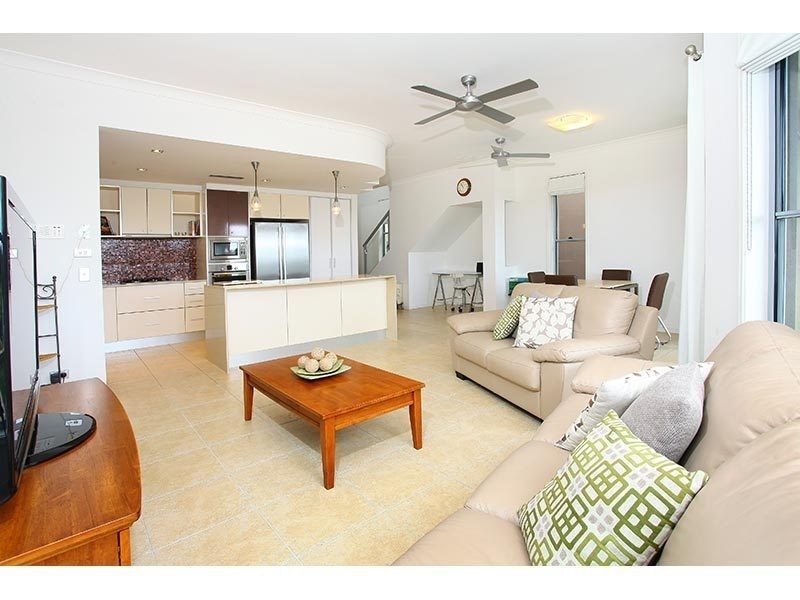 3067 Quay South Drive, Carrara QLD 4211