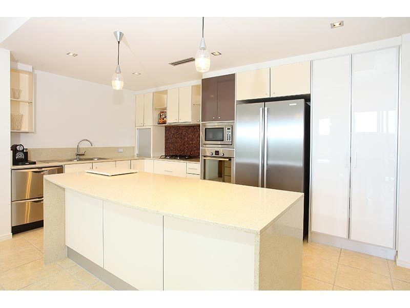 3067 Quay South Drive, Carrara QLD 4211