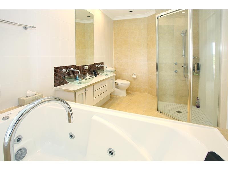 3067 Quay South Drive, Carrara QLD 4211