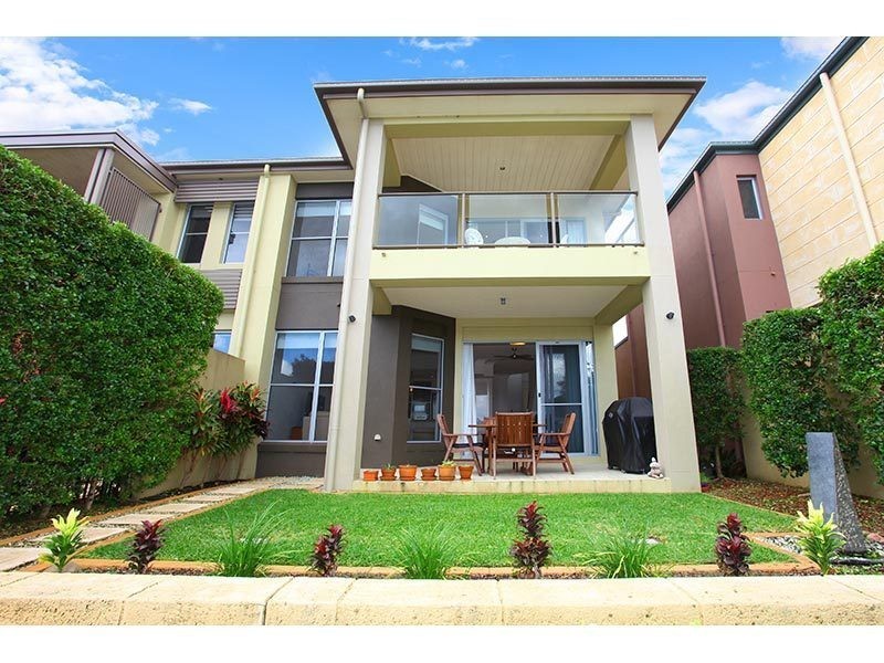 3067 Quay South Drive, Carrara QLD 4211