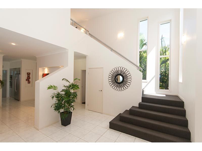 11 Chevron Rise, Highland Park QLD 4211