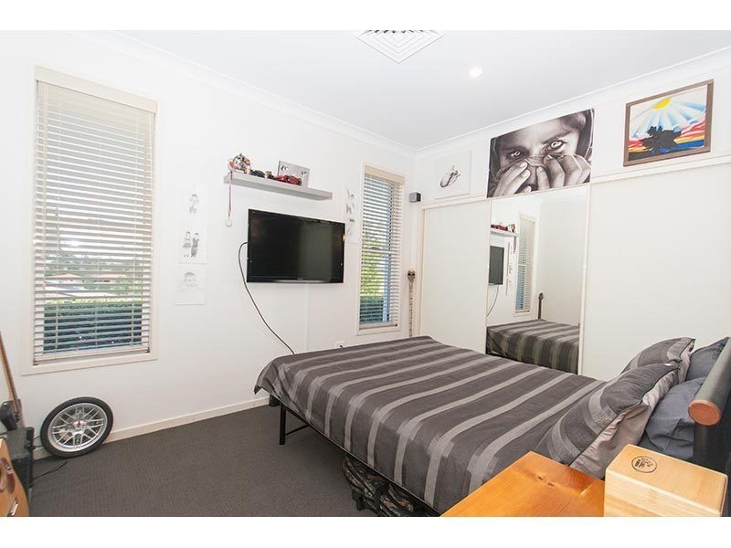 11 Chevron Rise, Highland Park QLD 4211